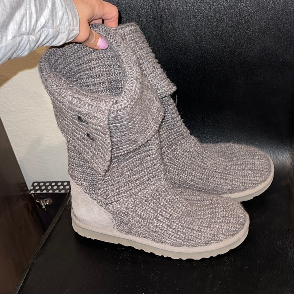 Grey sweater uggs